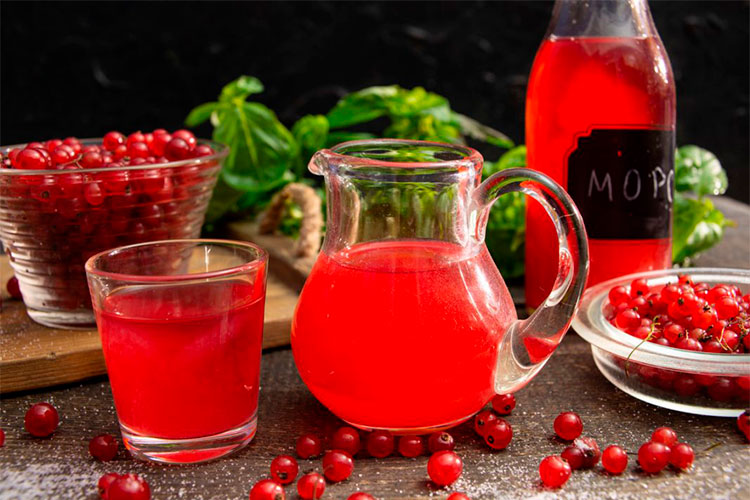 Морс в кувшине